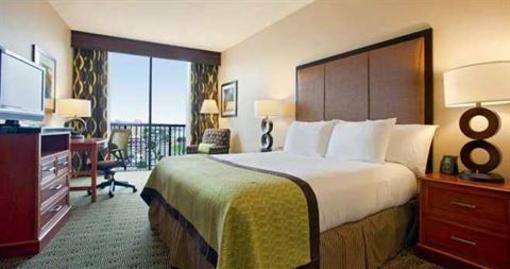 фото отеля Hilton San Diego Airport Harbor Island