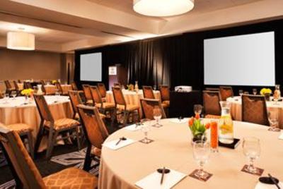 фото отеля Sheraton Gateway Suites Chicago O'Hare Rosemont