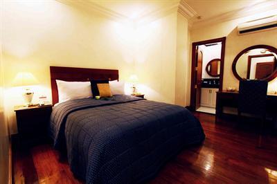 фото отеля V.I.P. Suite Apartelle