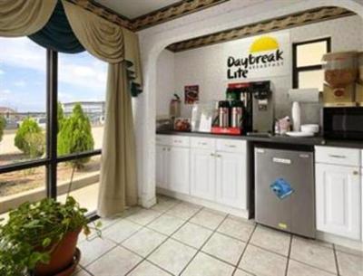 фото отеля Days Inn Brady