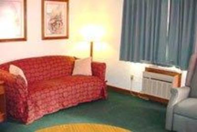 фото отеля East Street Inn And Suites