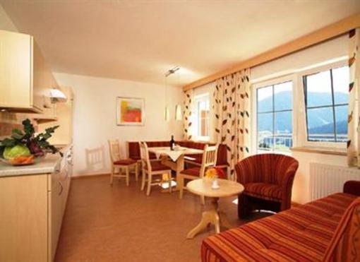 фото отеля Oberguggenhausen Pension