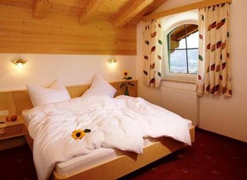 фото отеля Oberguggenhausen Pension