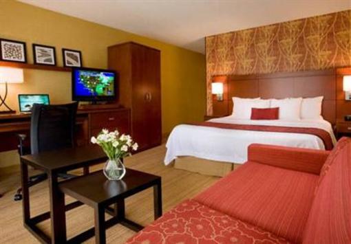 фото отеля Courtyard by Marriott Camarillo