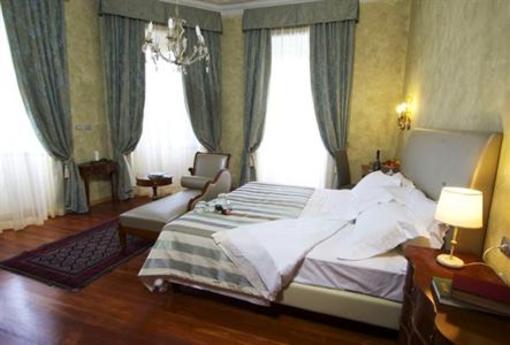 фото отеля Hotel Villa Borghi Varano Borghi
