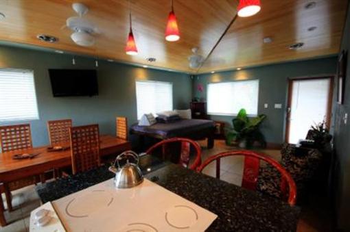 фото отеля Tiki Moon Villas Laie