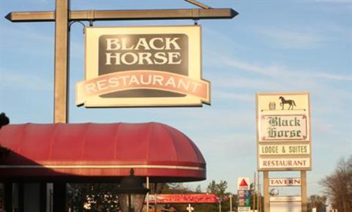 фото отеля Black Horse Lodge and Suites