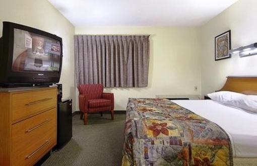 фото отеля Red Roof Inn South Deerfield