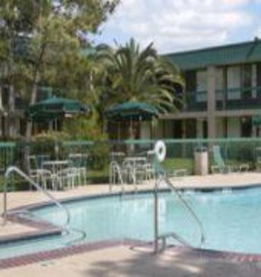 фото отеля Ramada Inn and Suites North Houston