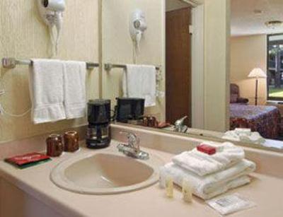 фото отеля Ramada Inn and Suites North Houston