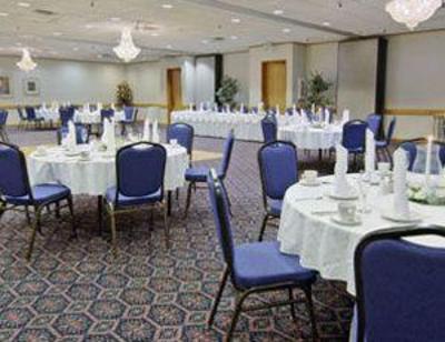 фото отеля Ramada Inn and Suites North Houston