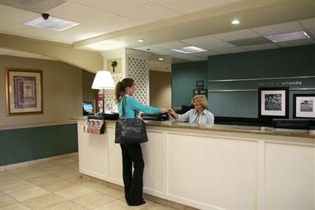 фото отеля Hampton Inn Orlando-S. Of Universal Studios