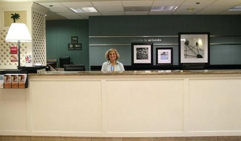фото отеля Hampton Inn Orlando-S. Of Universal Studios