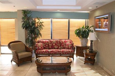 фото отеля Hampton Inn Orlando-S. Of Universal Studios