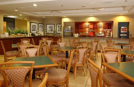 фото отеля Hampton Inn Orlando-S. Of Universal Studios