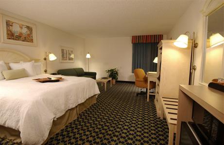 фото отеля Hampton Inn Orlando-S. Of Universal Studios