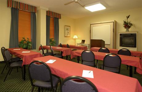 фото отеля Hampton Inn Orlando-S. Of Universal Studios