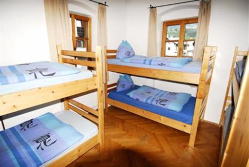 фото отеля Snowbunnys Backpackers Hostel