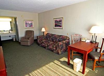 фото отеля Travelodge Suites and Conference Center Dublin (Georgia)