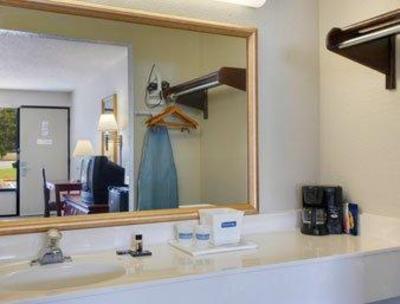 фото отеля Travelodge Suites and Conference Center Dublin (Georgia)