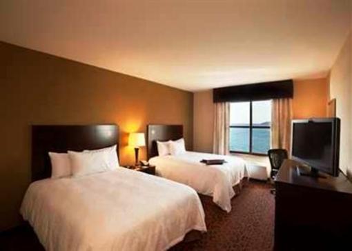 фото отеля Hampton Inn Marquette Waterfront