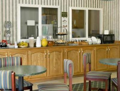 фото отеля Super 8 Motel Lenexa/Overland Park