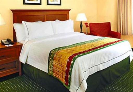 фото отеля TownePlace Suites Chantilly