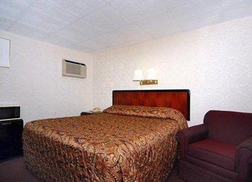 фото отеля Econo Lodge Newark International Airport