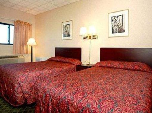 фото отеля Econo Lodge Newark International Airport