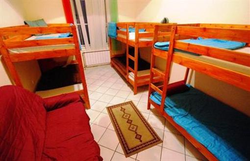 фото отеля Home to Home Hostel