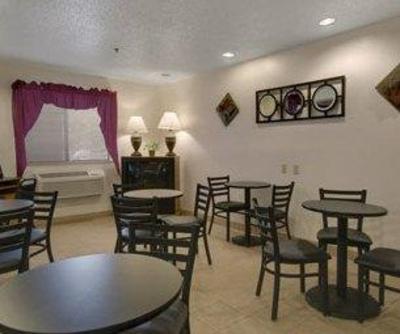 фото отеля Super 8 Romeoville / Bolingbrook / Chicago / I-55