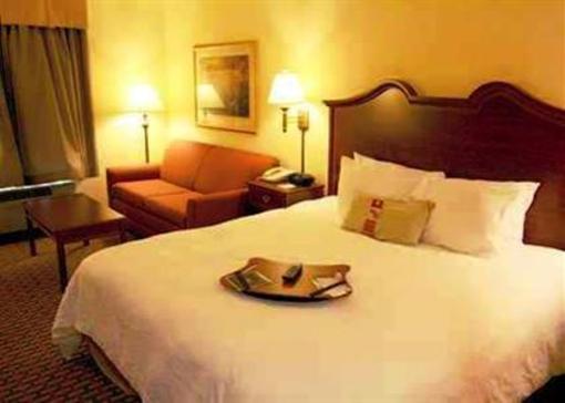 фото отеля Hampton Inn Auburn (Massachusetts)