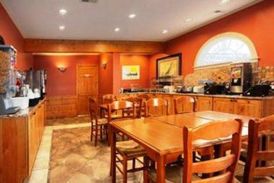 фото отеля Days Inn Oceanfront Wilbur Kill Devil Hills