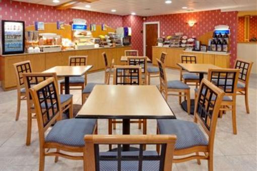 фото отеля Holiday Inn Express Lancaster-Rockvale Outlets