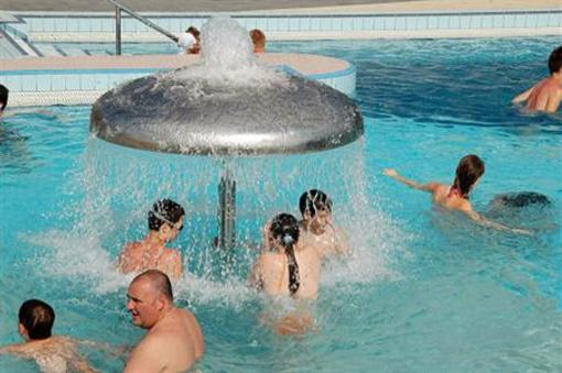 фото отеля Kristalyfurdo es Kemping