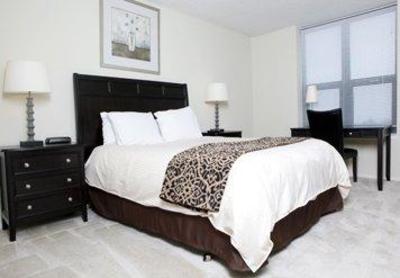 фото отеля Manilow Suites One Superior Place Chicago