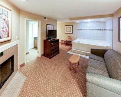 фото отеля Hawthorn Suites by Wyndham Detroit Warren