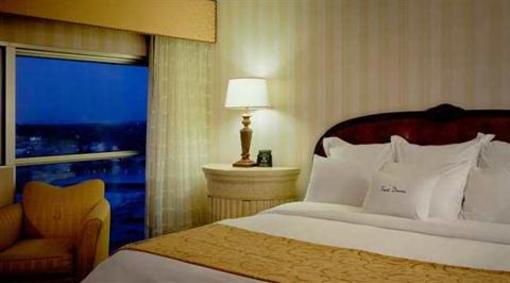 фото отеля DoubleTree by Hilton Hotel South Bend