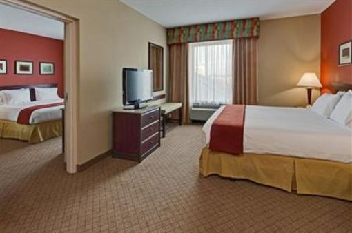 фото отеля Holiday Inn Express Hotel & Suites Oldsmar