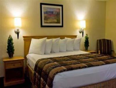 фото отеля Ramada Mission Valley SDSU
