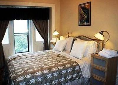 фото отеля Gingerbread Manor Bed & Breakfast