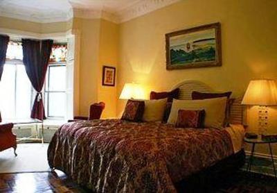 фото отеля Gingerbread Manor Bed & Breakfast