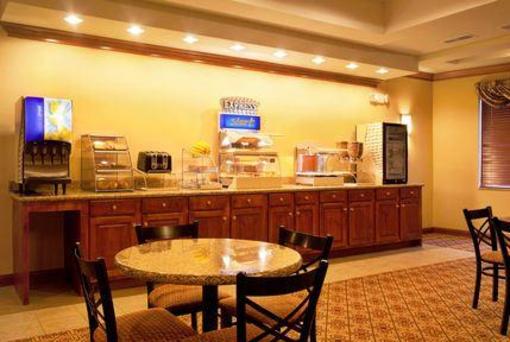 фото отеля Holiday Inn Express Hotel & Suites Goshen