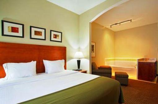 фото отеля Holiday Inn Express Hotel & Suites Goshen