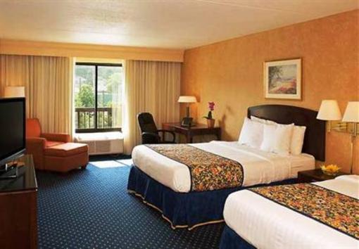 фото отеля Courtyard by Marriott Bloomington