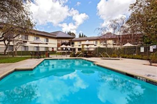фото отеля Holiday Inn Express Walnut Creek