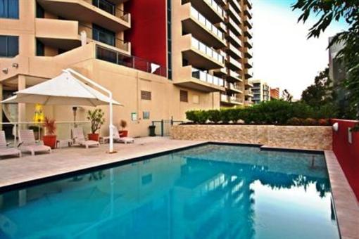 фото отеля Dockside Apartment Hotel