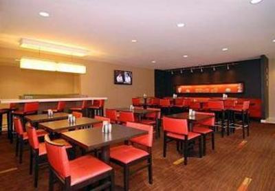 фото отеля Courtyard by Marriott DFW Airport South/Irving