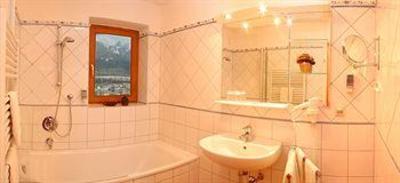 фото отеля Hotel Atzinger