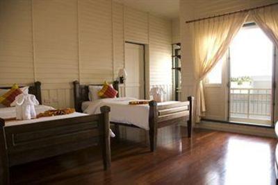 фото отеля Buddy Oriental Riverside Pakkred